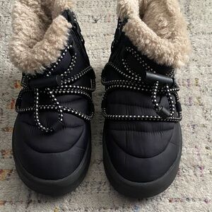 Zara Black and Cream puffer fur Winter snow Boots size 32 EURO or size 1